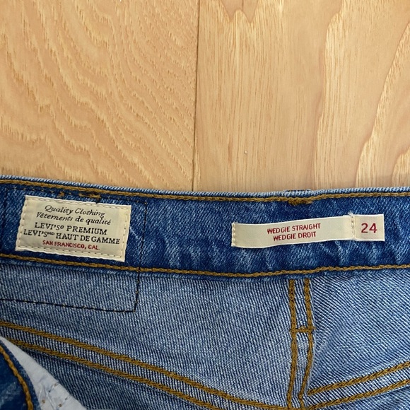 Levi’s Wedgie Jeans - Picture 4 of 7